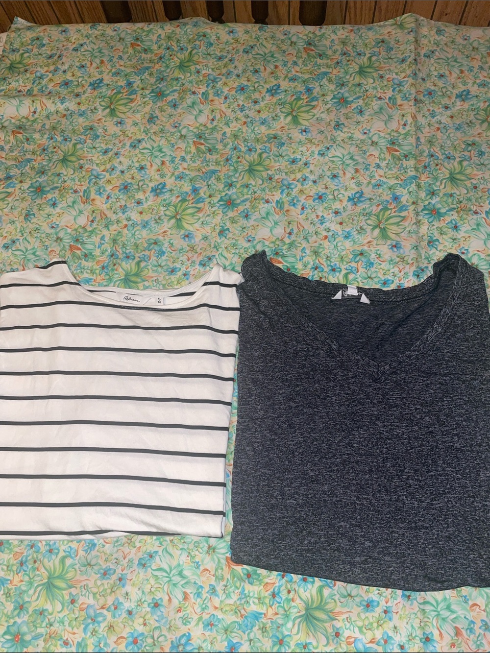 Black & white and black & gray reitmans tops (XL)